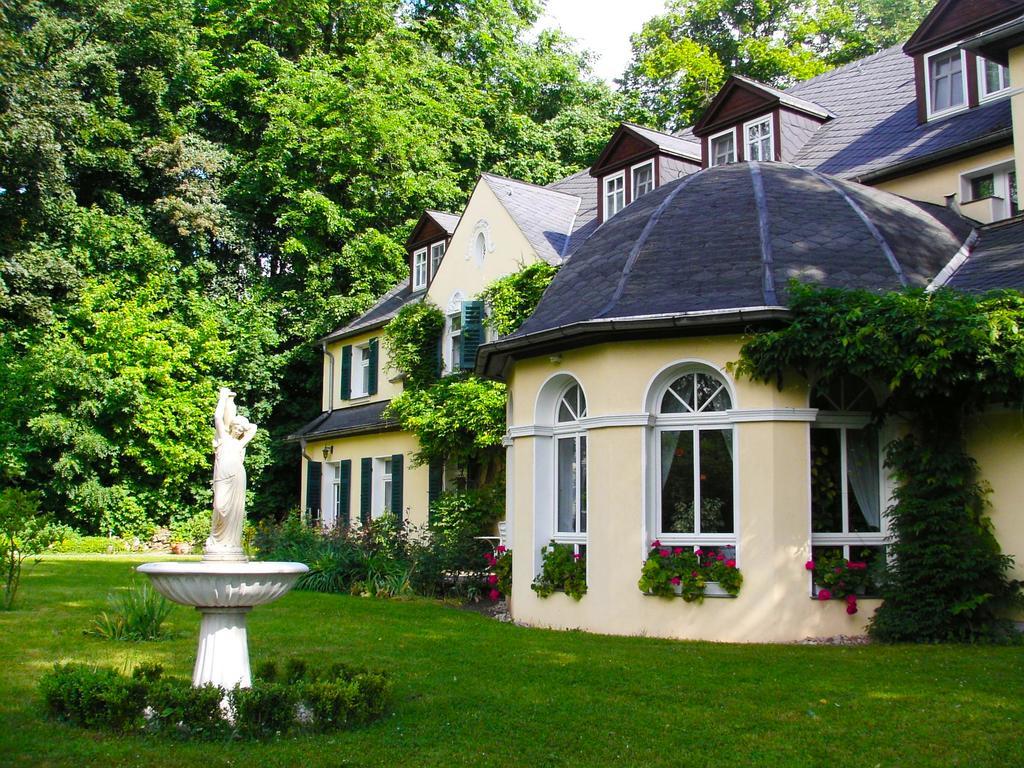 Hotel & Restaurant Bellevue Schmoelln Екстериор снимка