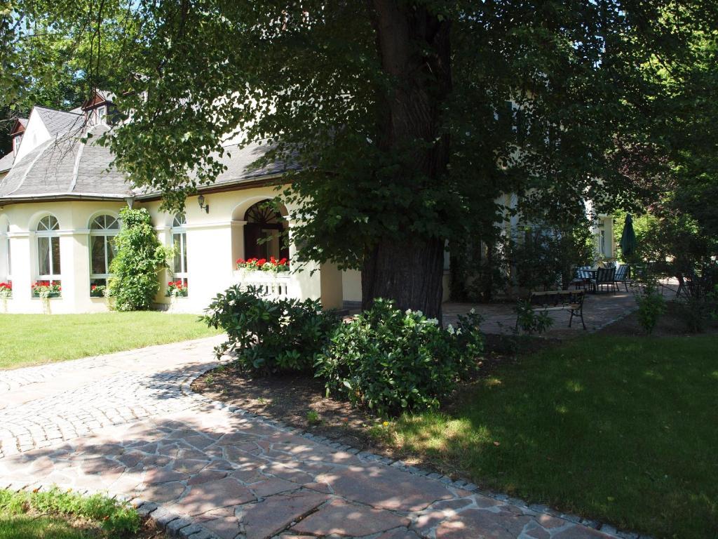 Hotel & Restaurant Bellevue Schmoelln Екстериор снимка
