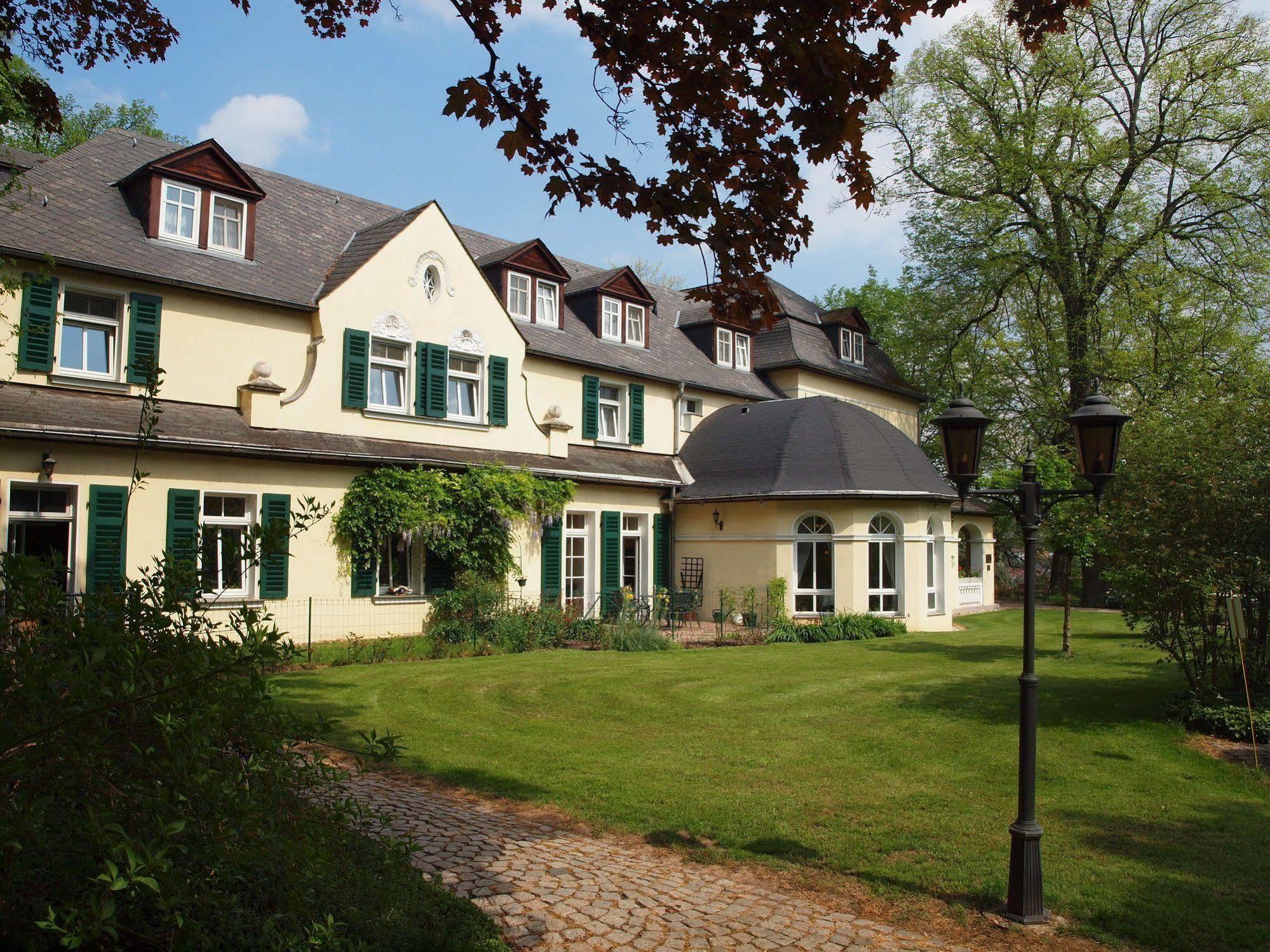 Hotel & Restaurant Bellevue Schmoelln Екстериор снимка