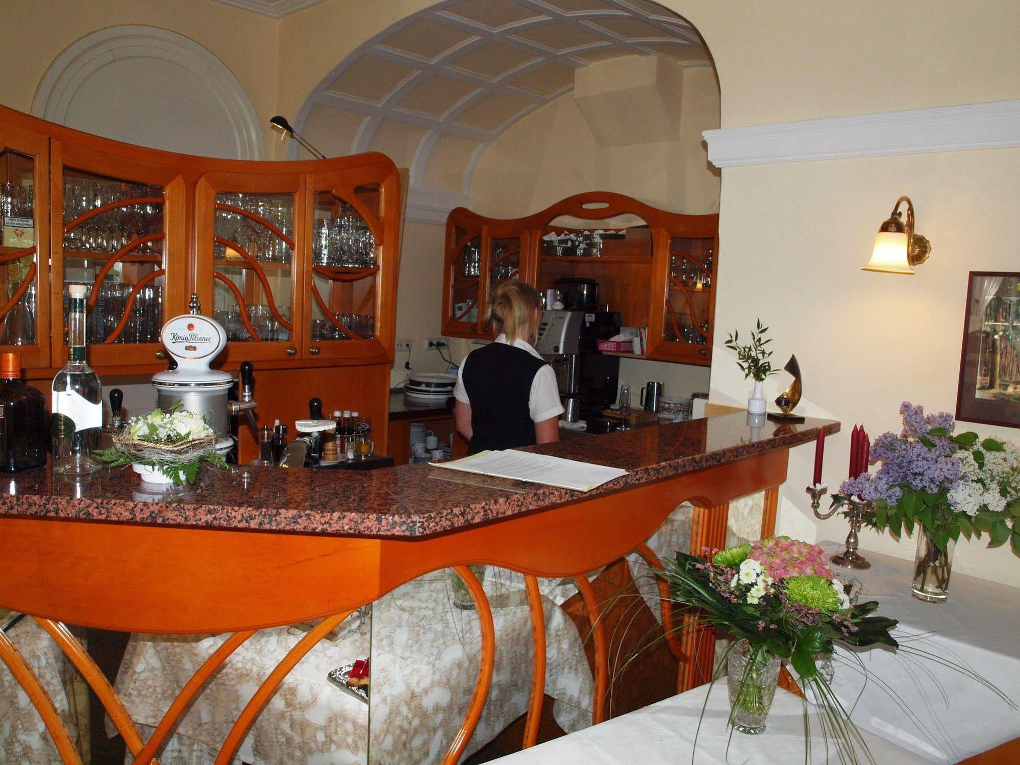 Hotel & Restaurant Bellevue Schmoelln Екстериор снимка