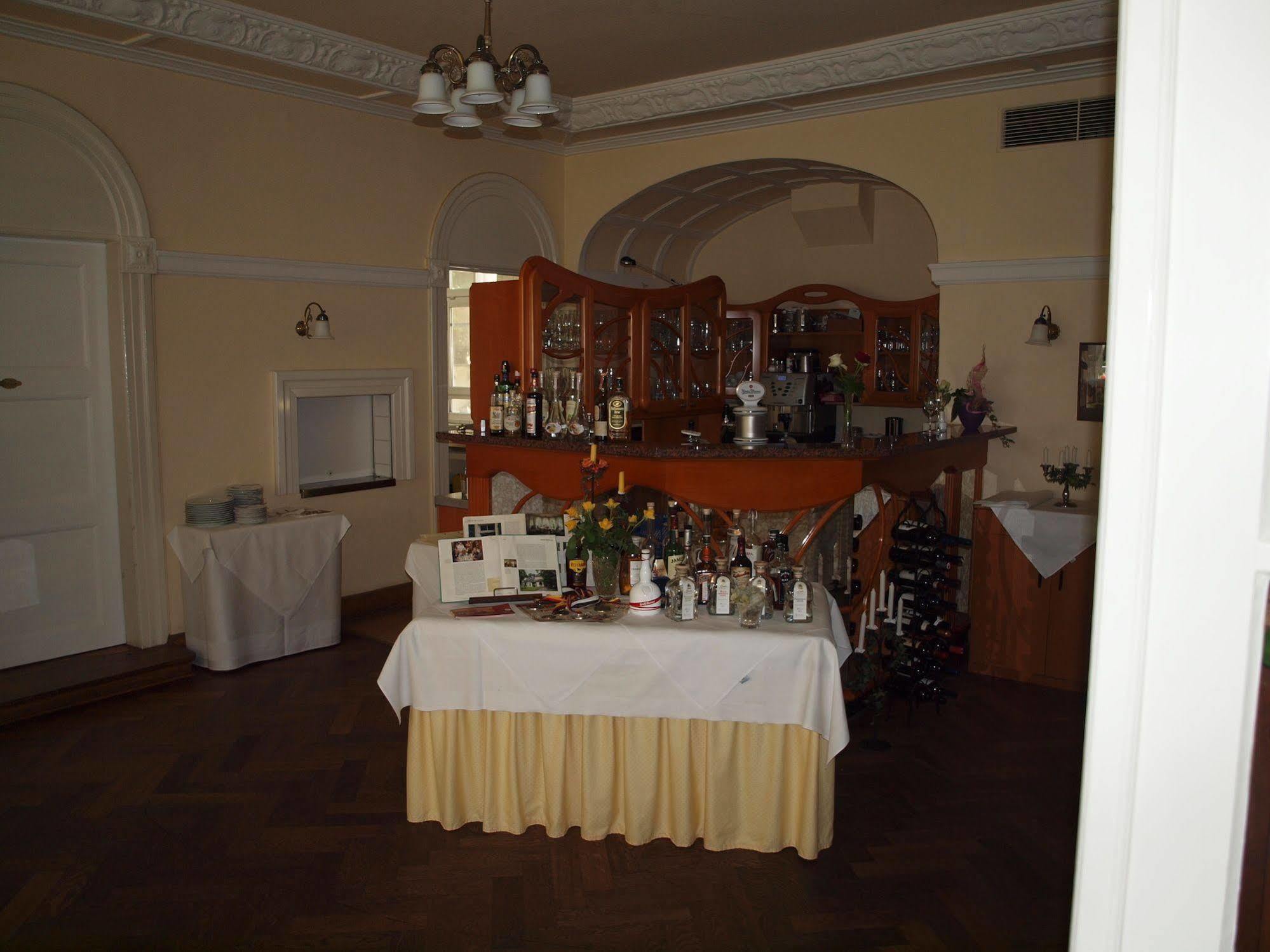 Hotel & Restaurant Bellevue Schmoelln Екстериор снимка