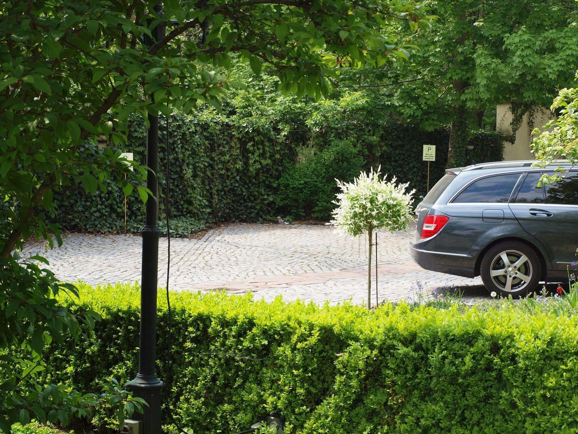 Hotel & Restaurant Bellevue Schmoelln Екстериор снимка